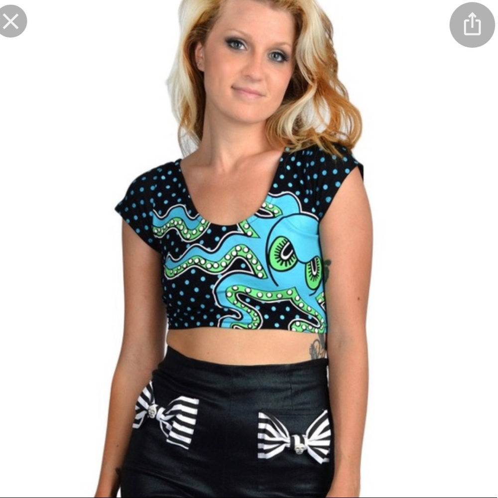 Too fast octopus crop top